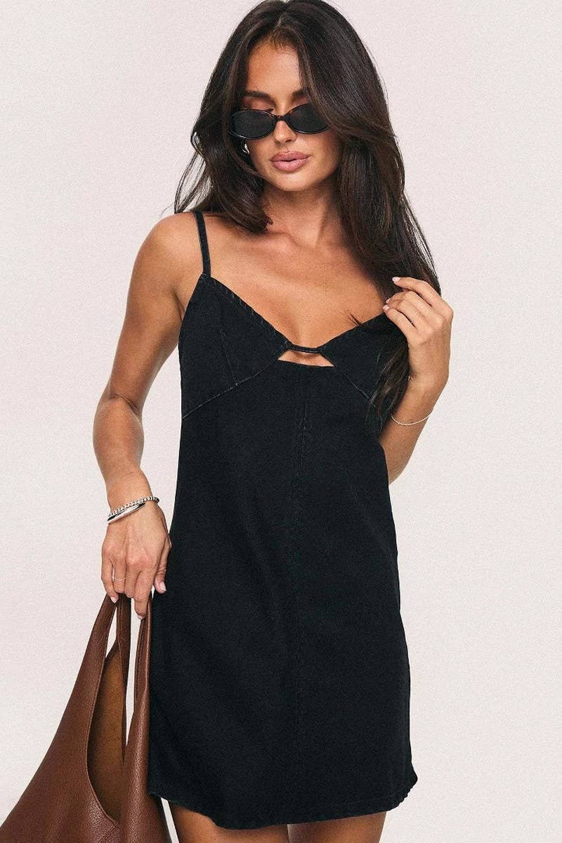 CWDSD8125_ADJUSTABLE STRAP DENIM A-LINE LOW CUT DRESS