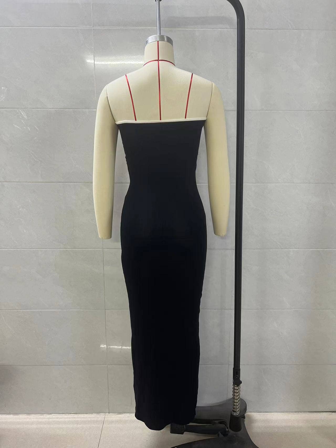 Strapless cutout color-blocking knitted dress