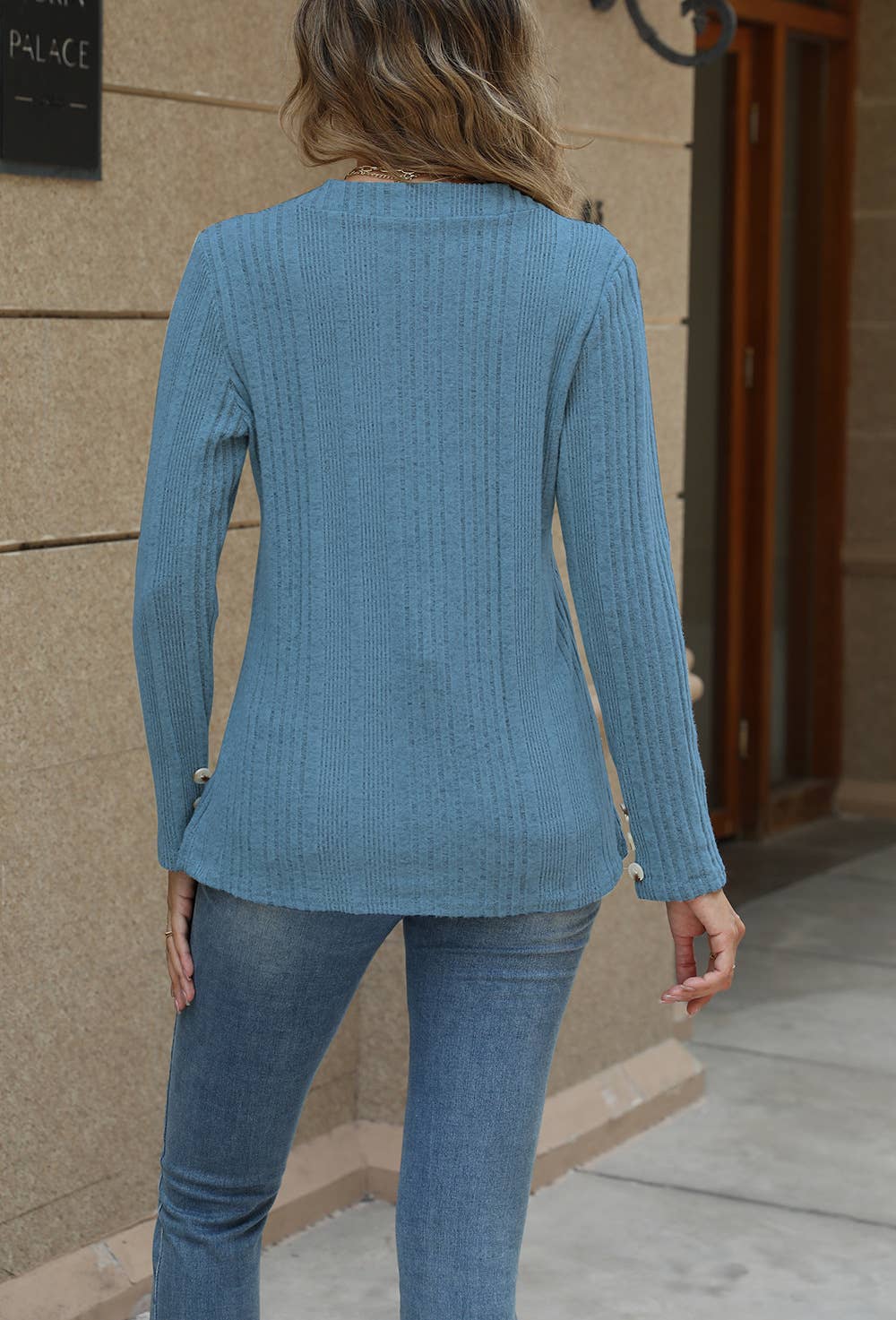 V-NECK FURRED PIT STRIPE BUTTON T-SHIRT