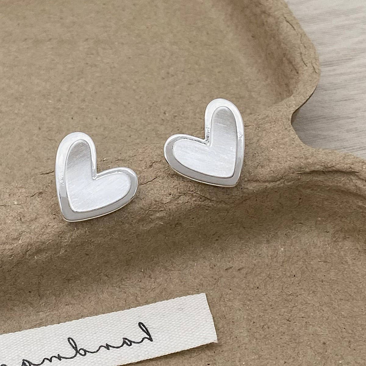 VALENTINE'S DAY DESIGN BRUSHED HEART EARRINGS