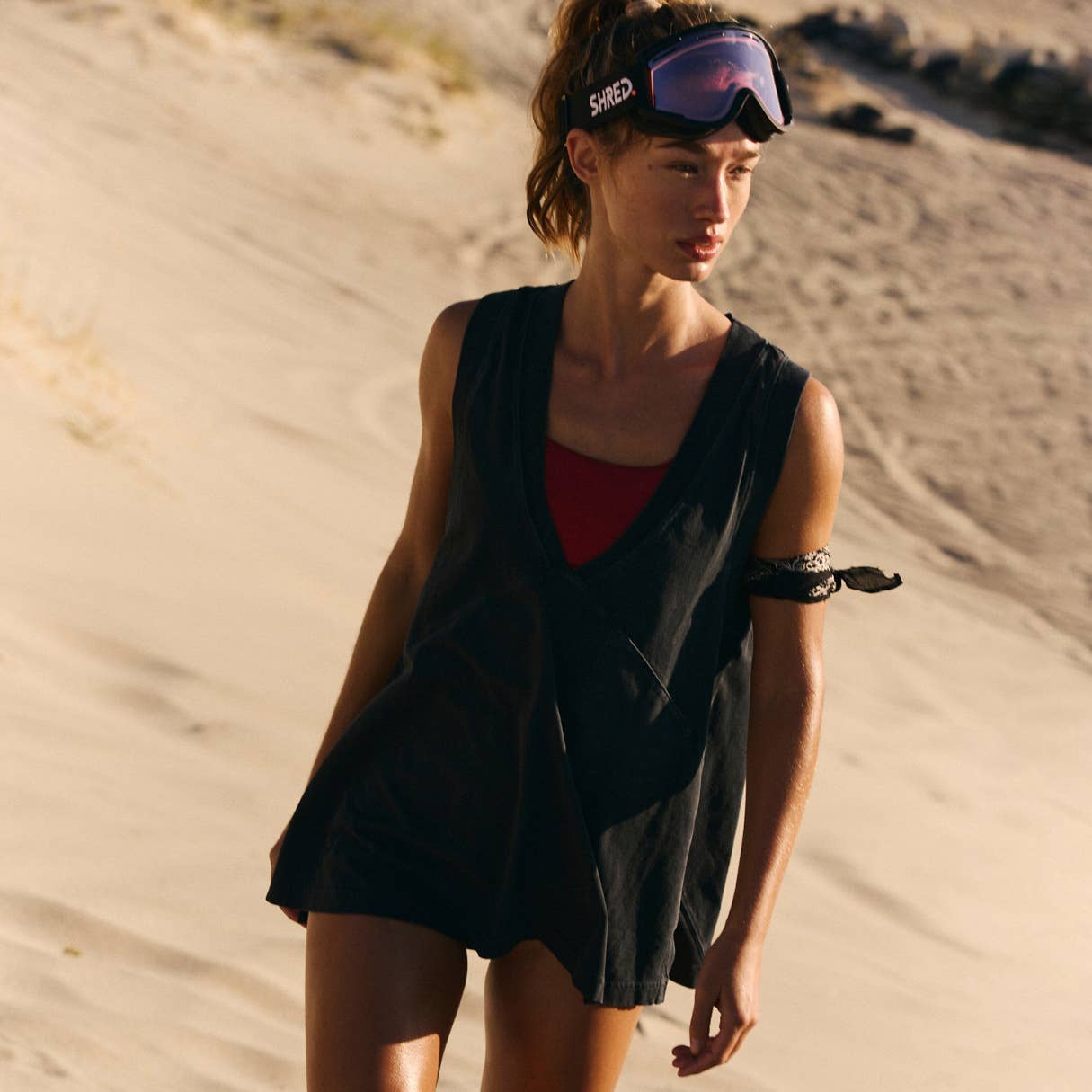 Sport loose deep V-neck split solid color vest