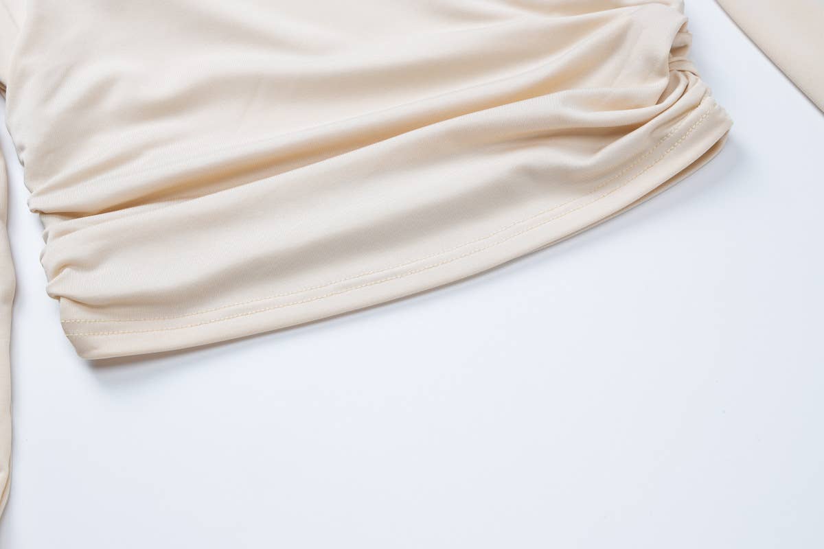 Long-sleeved top tight trousers and pleated suit