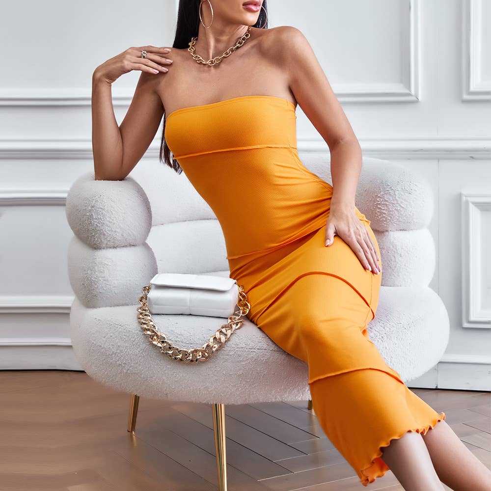 Sexy strapless hip-hugging solid-colored dress