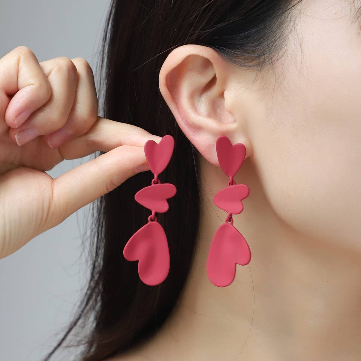 WOMEN'S STYLISH GEOMETRIC HEART-SHAPED EARRINGS