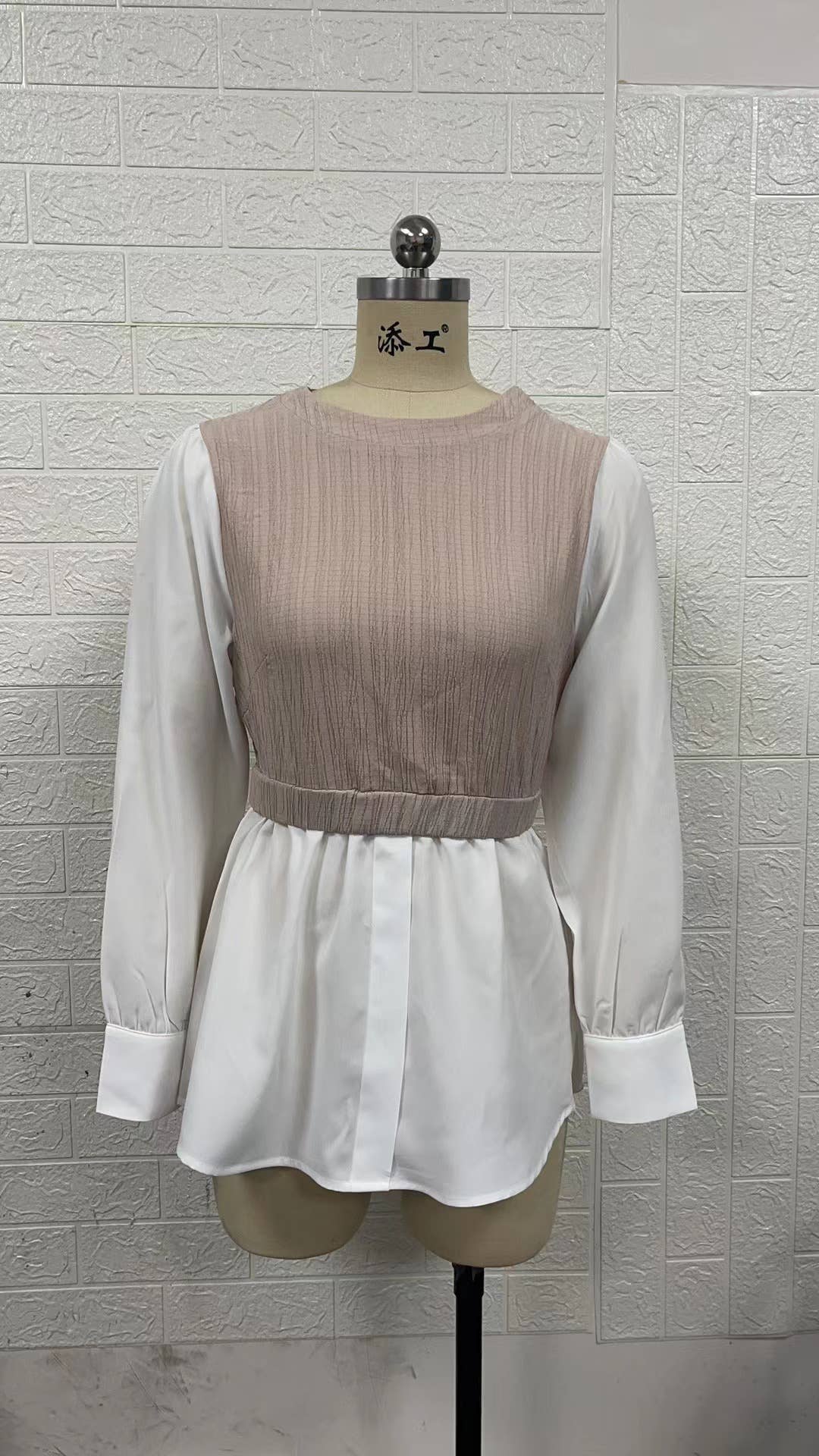 Round-neck wavy striped patchwork shirt