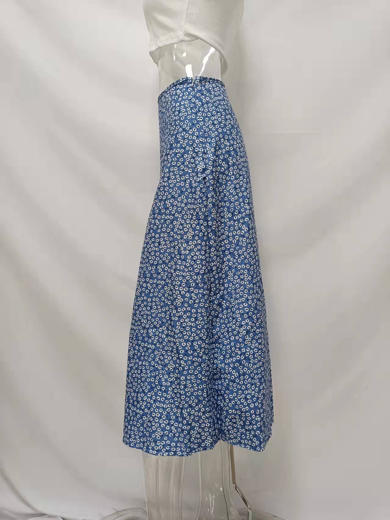 High-slit A-line body-hugging mid-waist skirt