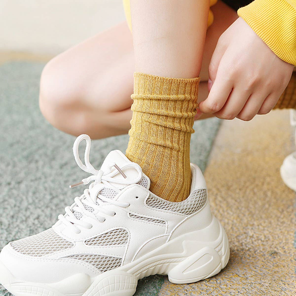 AUTUMN AND WINTER RETRO MID-CALF SOCKS_CWMS0986