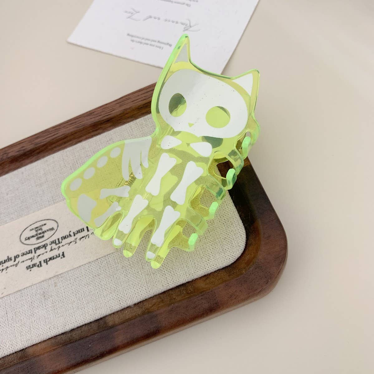 CWAHA07704_HALLOWEEN CAT SKULL ACRYLIC CLAW HAIR CLIP