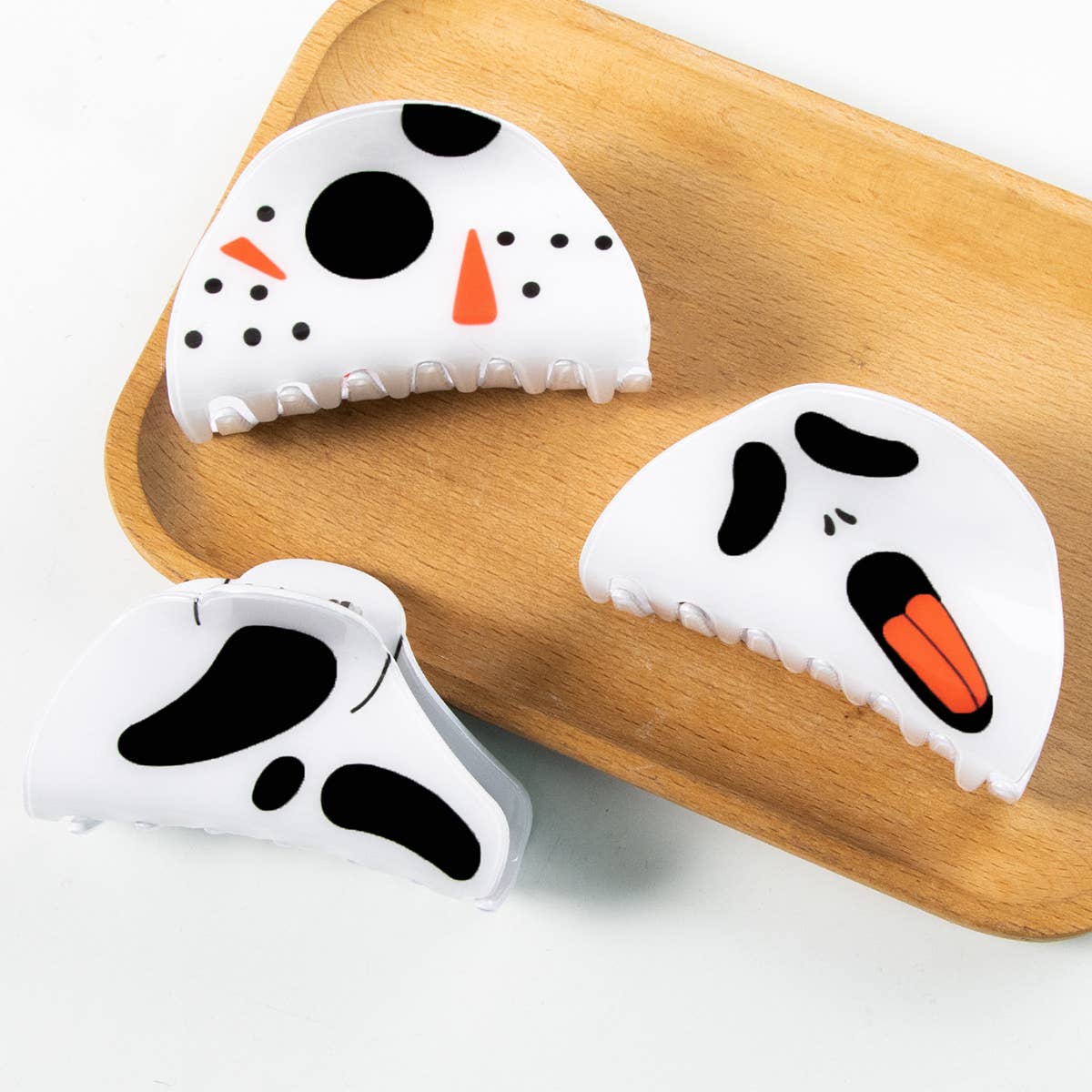 HALLOWEEN WHITE GHOST GRIMACE SHARK CLIP