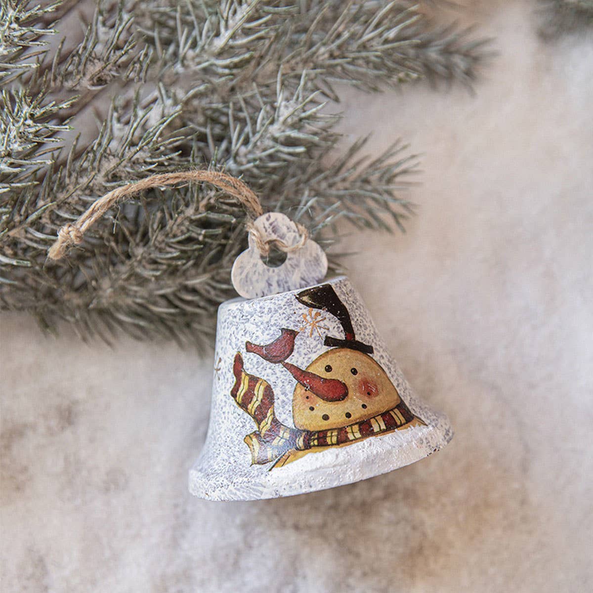 CWMM10397_VINTAGE CHRISTMAS PAINTED METAL BELL ORNAMENTS