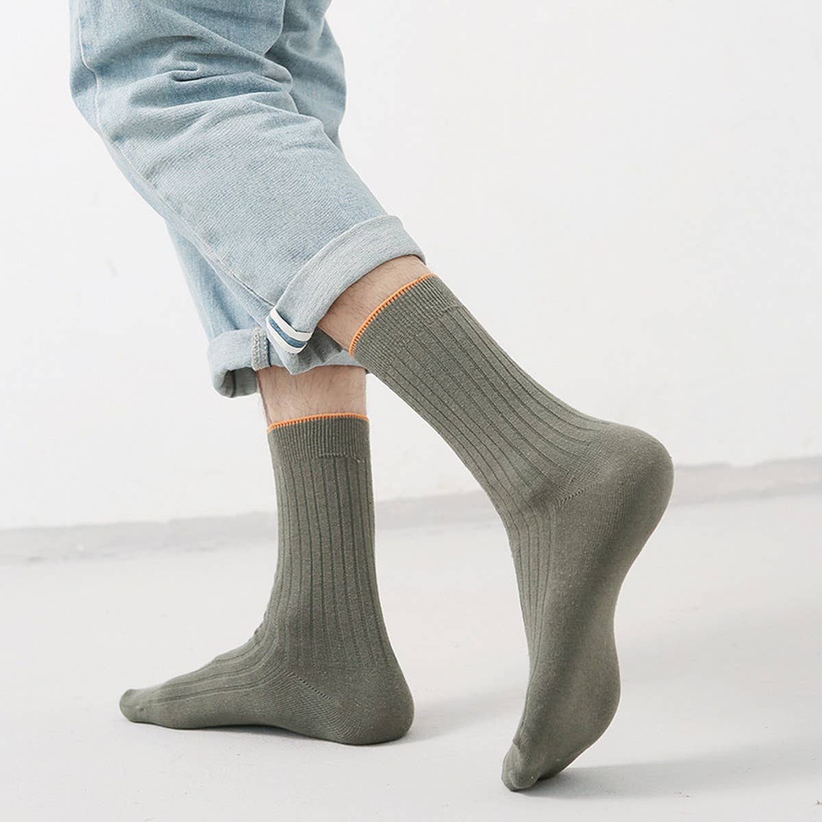 NEW AUTUMN AND WINTER CASUAL MEN'S MID-CALF SOCKS