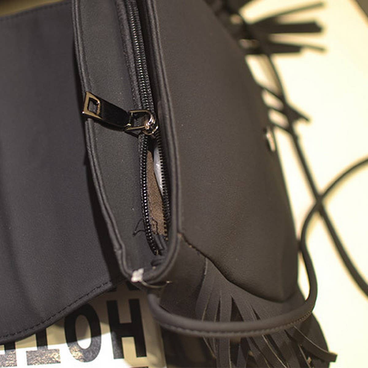 CWAB4563_BRAIDED BELT BUCKLE NUBUCK TASSEL SHOULDER BAG