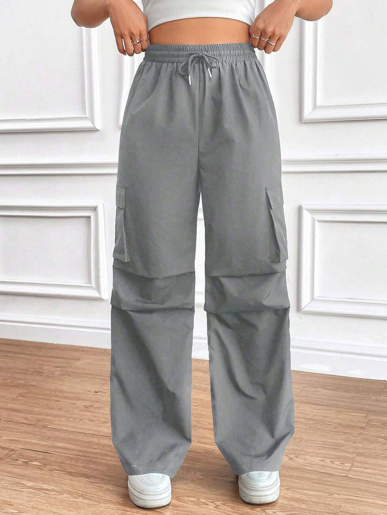 Elastic waist high-waisted baggy cargo pants