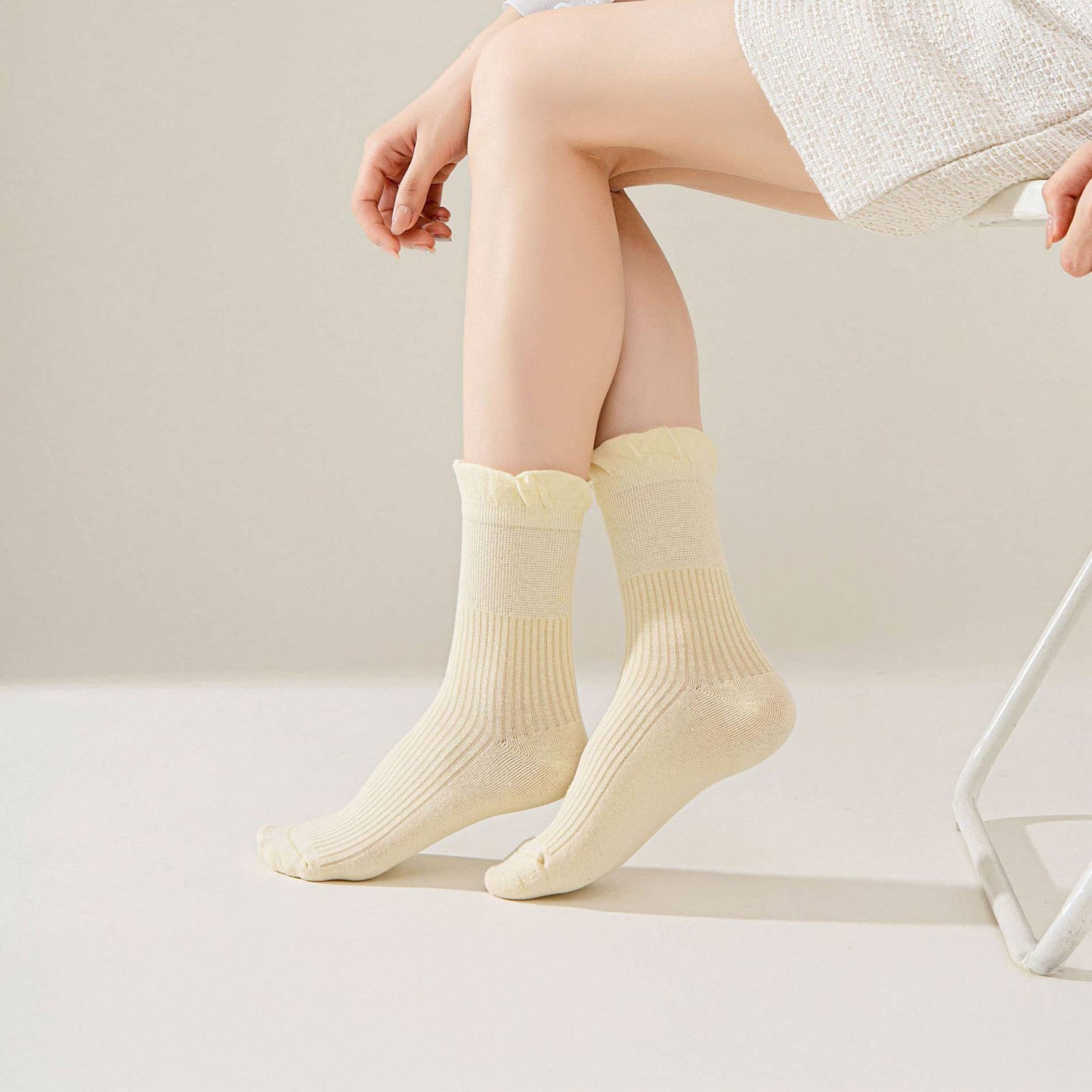 Thin Solid Ruffle Crew Socks For Summer