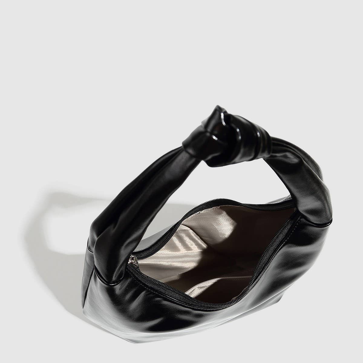 Glossy Cloud Shoulder Bag with Minimalist Design_CWAB5705