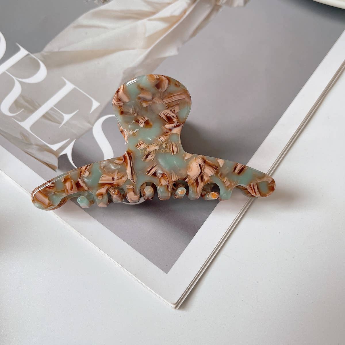 MEDIUM CURVED LINE ACETATE HAIRPIN CLIP_CWAHA1323