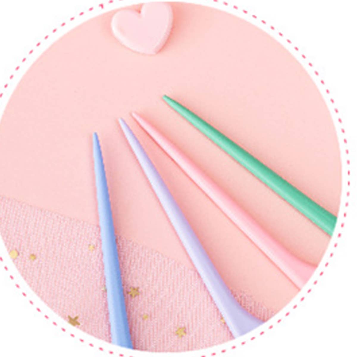 TAIL COMB THAT IS NOT EASY TO BREAK