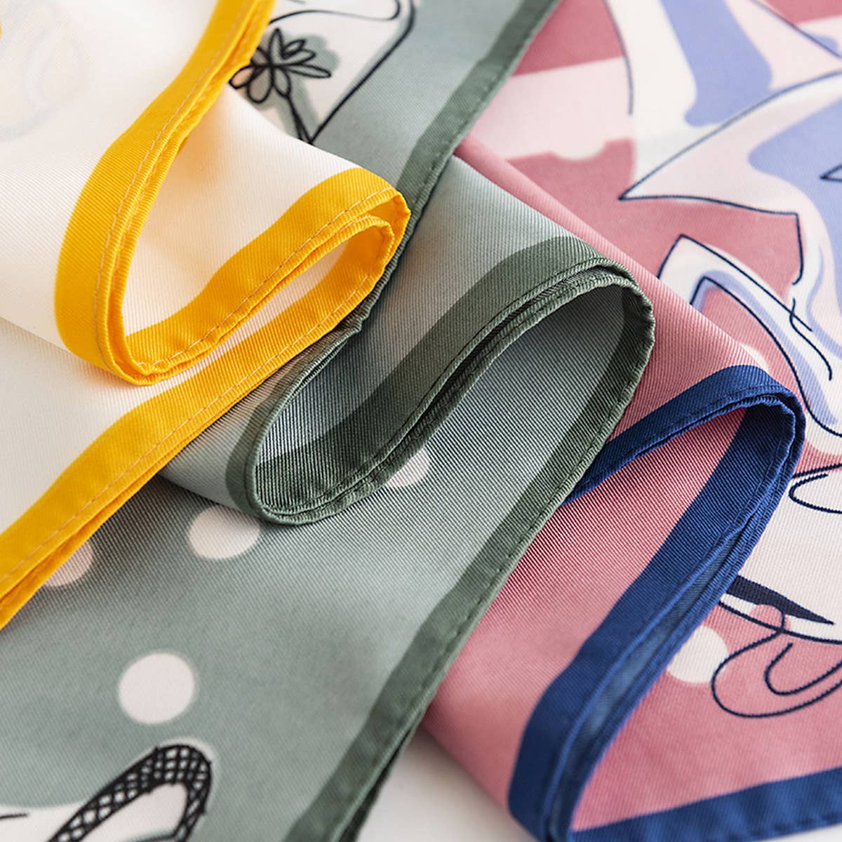 VINTAGE CIRCLE PRINT SQUARE SCARF