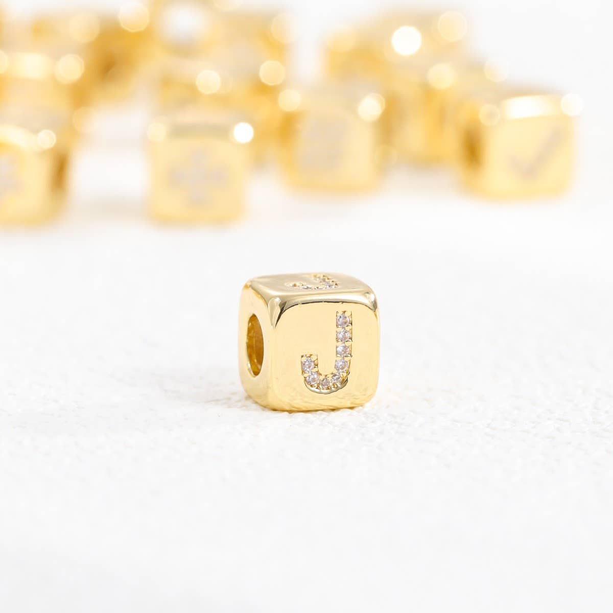 18K Gold-Plated Zirconia Dice Pendant Necklace_CWMM5876