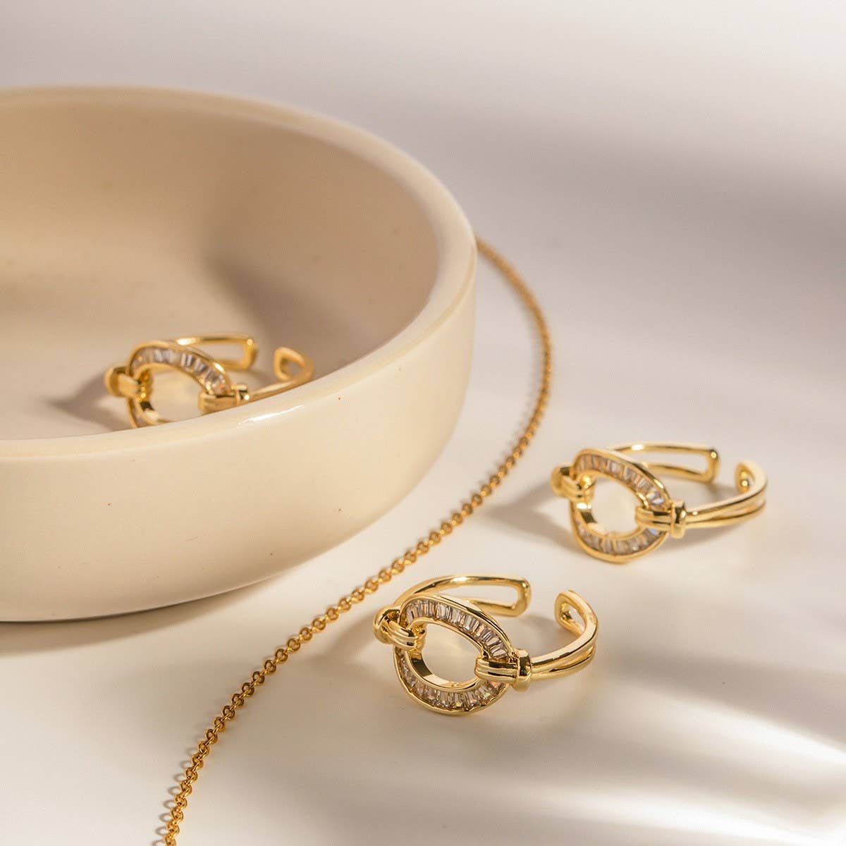 HORSESHOE BUCKLE OPEN VERSATILE RING