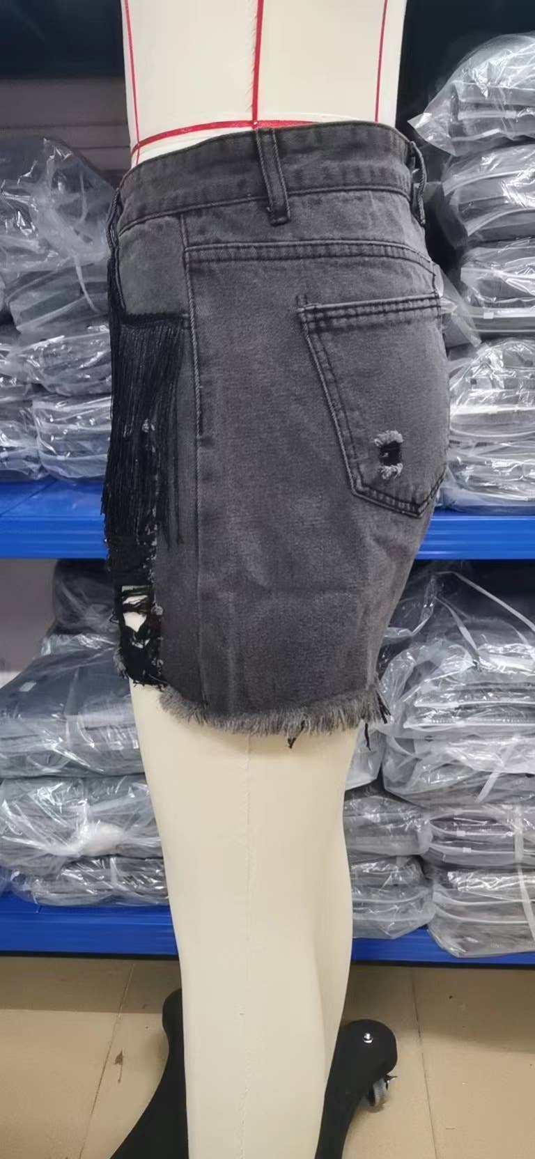 PERSONALIZED TASSEL WASH DENIM SHORTS