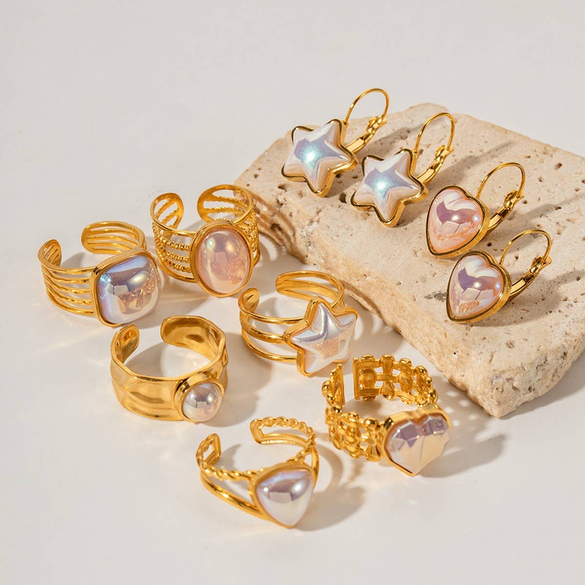 GOLD-PLATED RING WITH COLORED NATURAL STONES