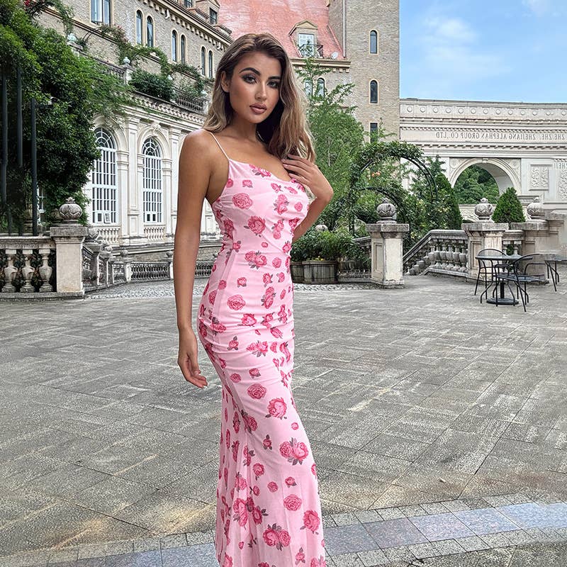 Printed halter dress that covers the buttocks