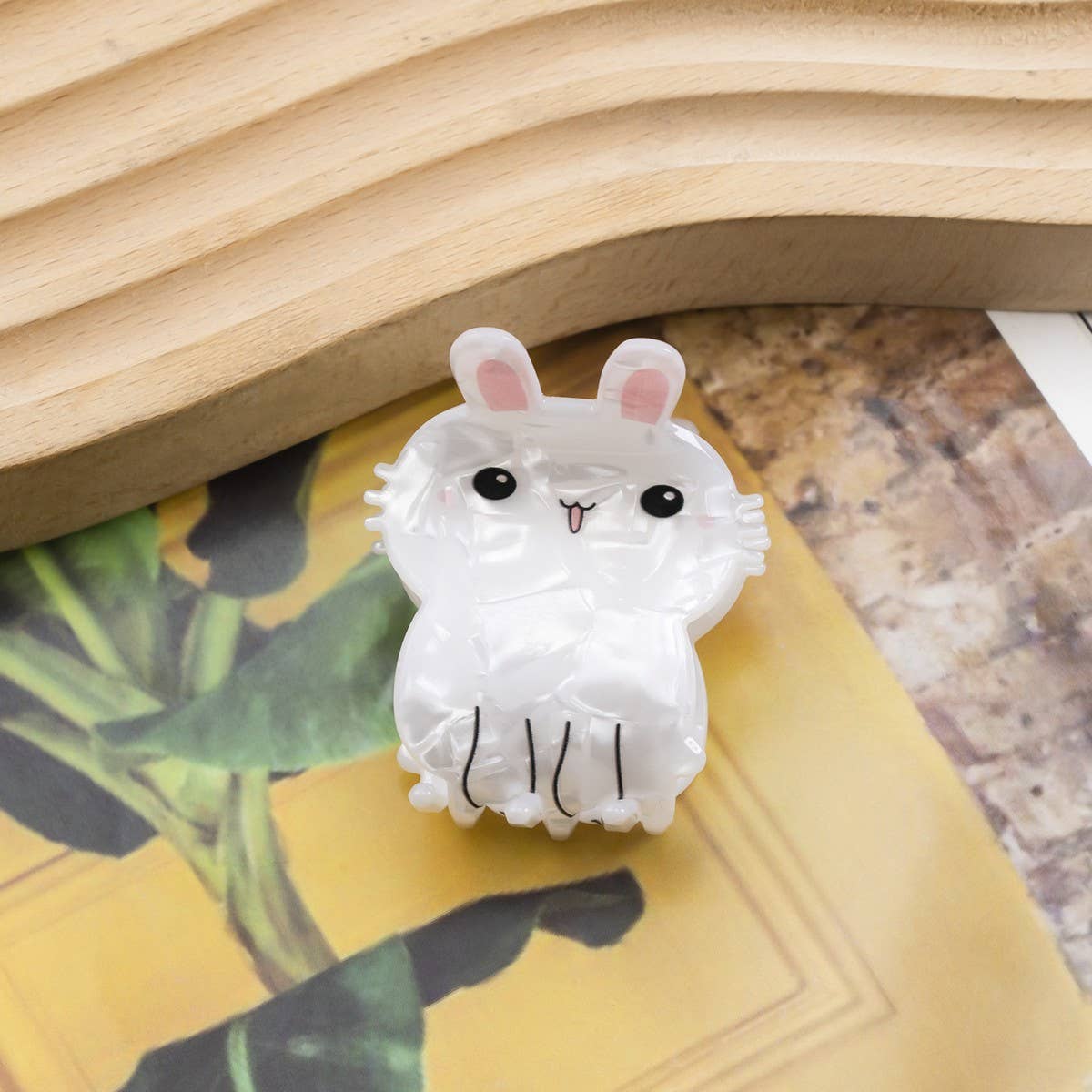 CWAHA1434_WHITE CARTOON RABBIT HAIR CLAW CLIP