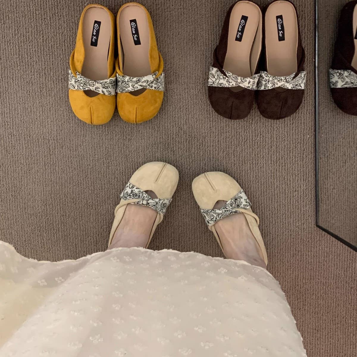 Women's Yellow Suede Closed Toe Slip-On Mules