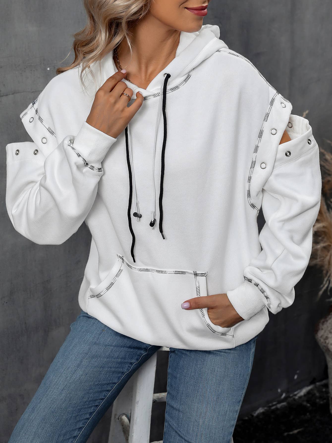 HOODIE WITH SHOULDER CUFF AND DRAWSTRING HOODIE