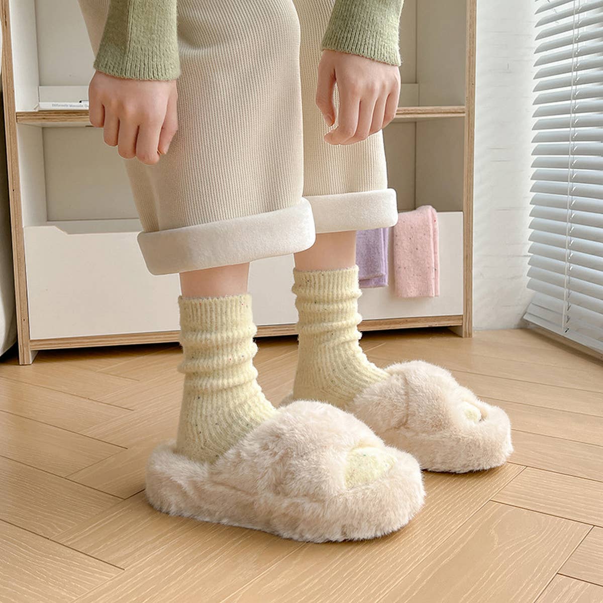 WOMEN WINTER THICKENED SOCKS WITH DOT YARN