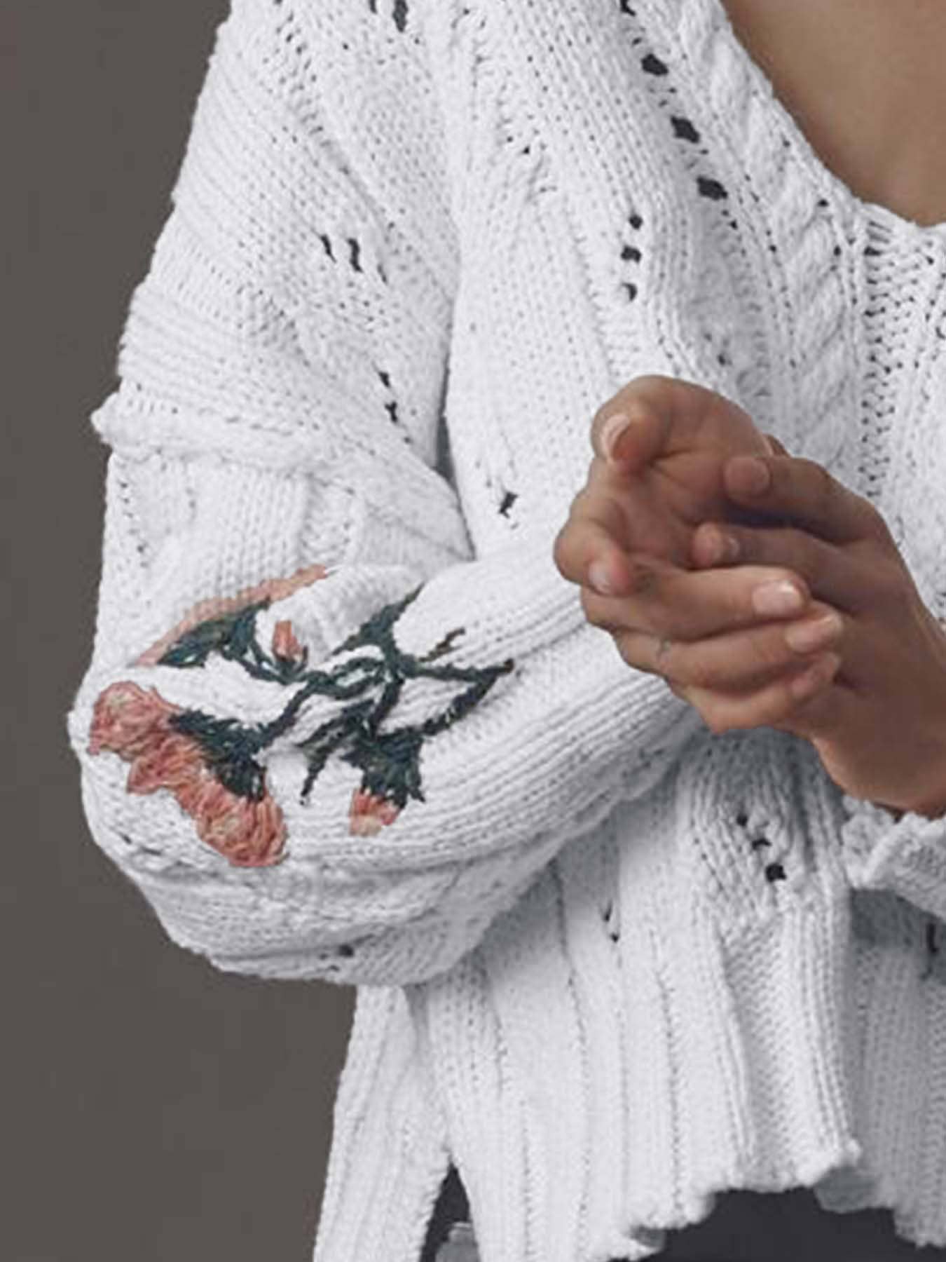 Embroidered flowers Short V-neck knitted sweater