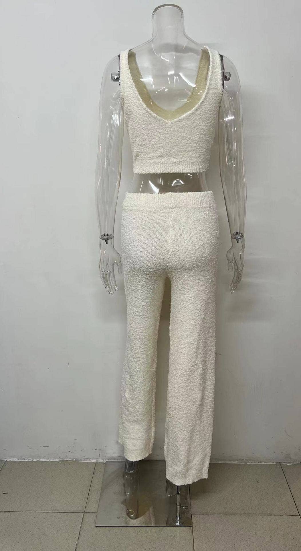 Two-piece V-neck crop top and long pants set