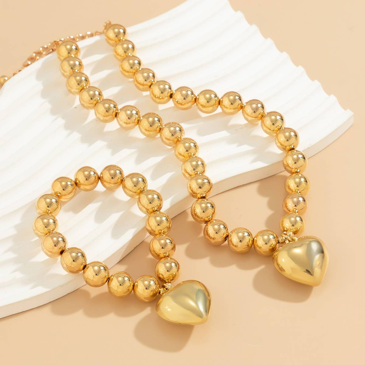 IMITATION PEARL HEART SHAPED PENDANT NECKLACE