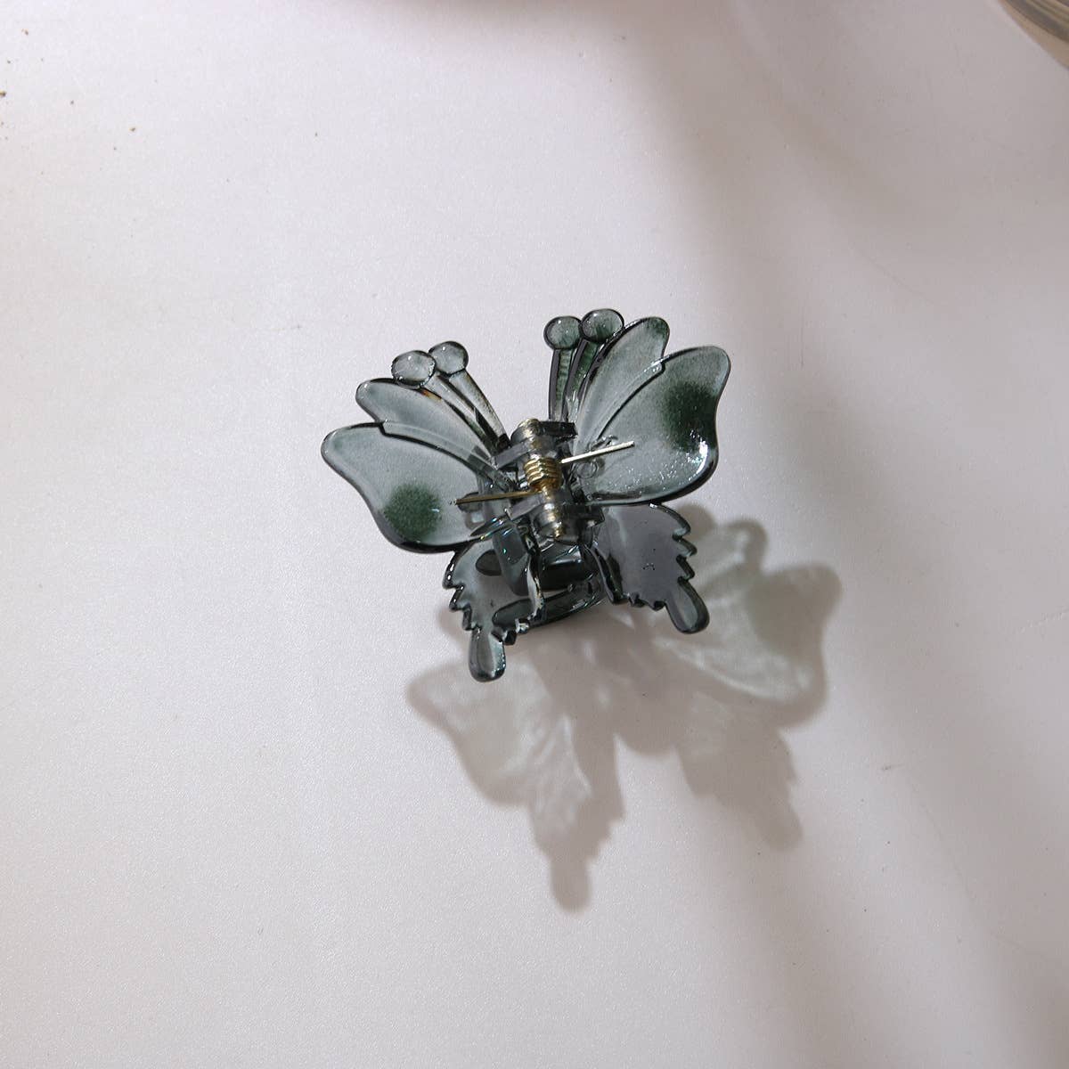 Hollowed-out spotted butterfly hair clippers