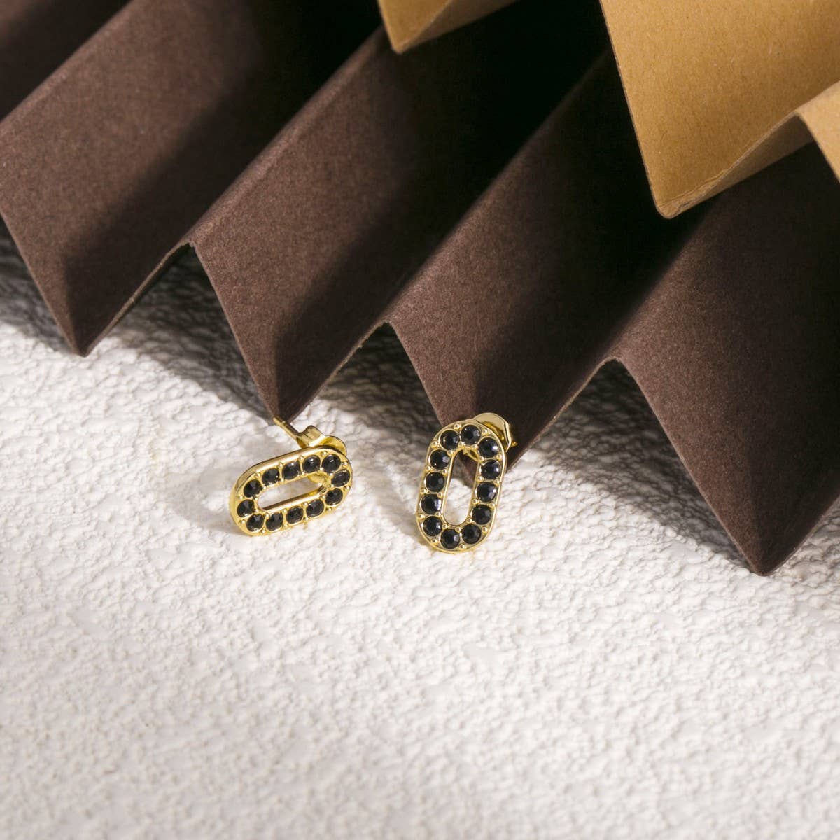 OVAL DIAMOND TITANIUM STEEL EARRINGS_CWMM3669