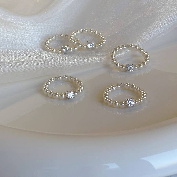 Pearl spliced small cube sugar ring