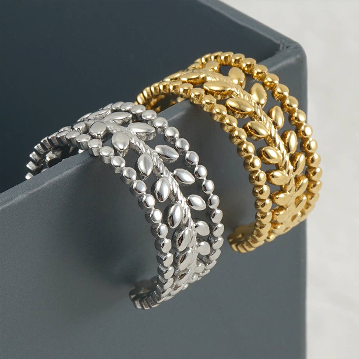 FRENCH VINTAGE HOLLOW LEAVES ADJUSTABLE RING