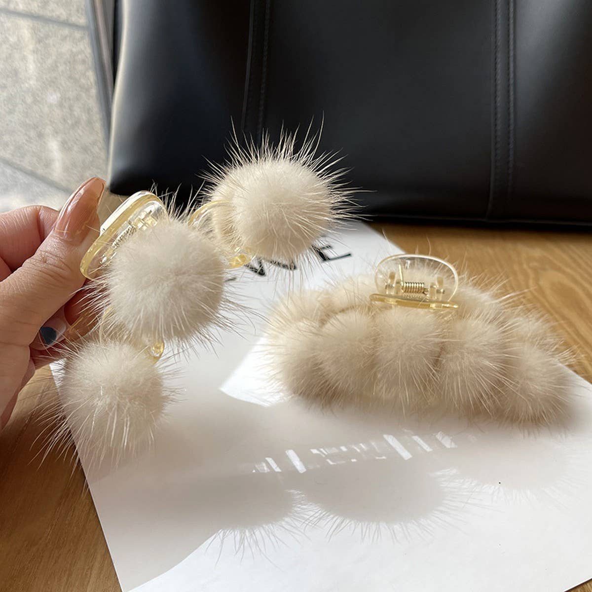 TEMPERAMENT REAL MINK FUR PLUSH BALL HAIRPIN