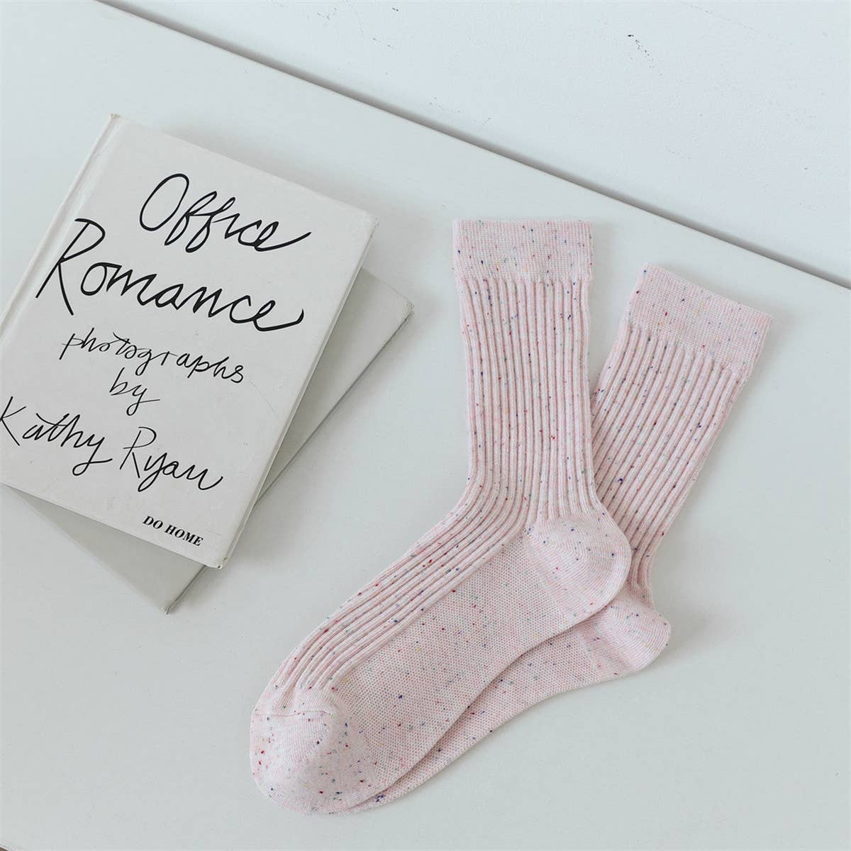 WOMEN AUTUMN AND WINTER MID-LENGTH SOCKS