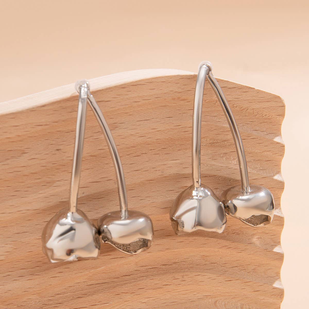 SWEET DOPAMINE ALLOY CHERRY FLOWER EARRINGS