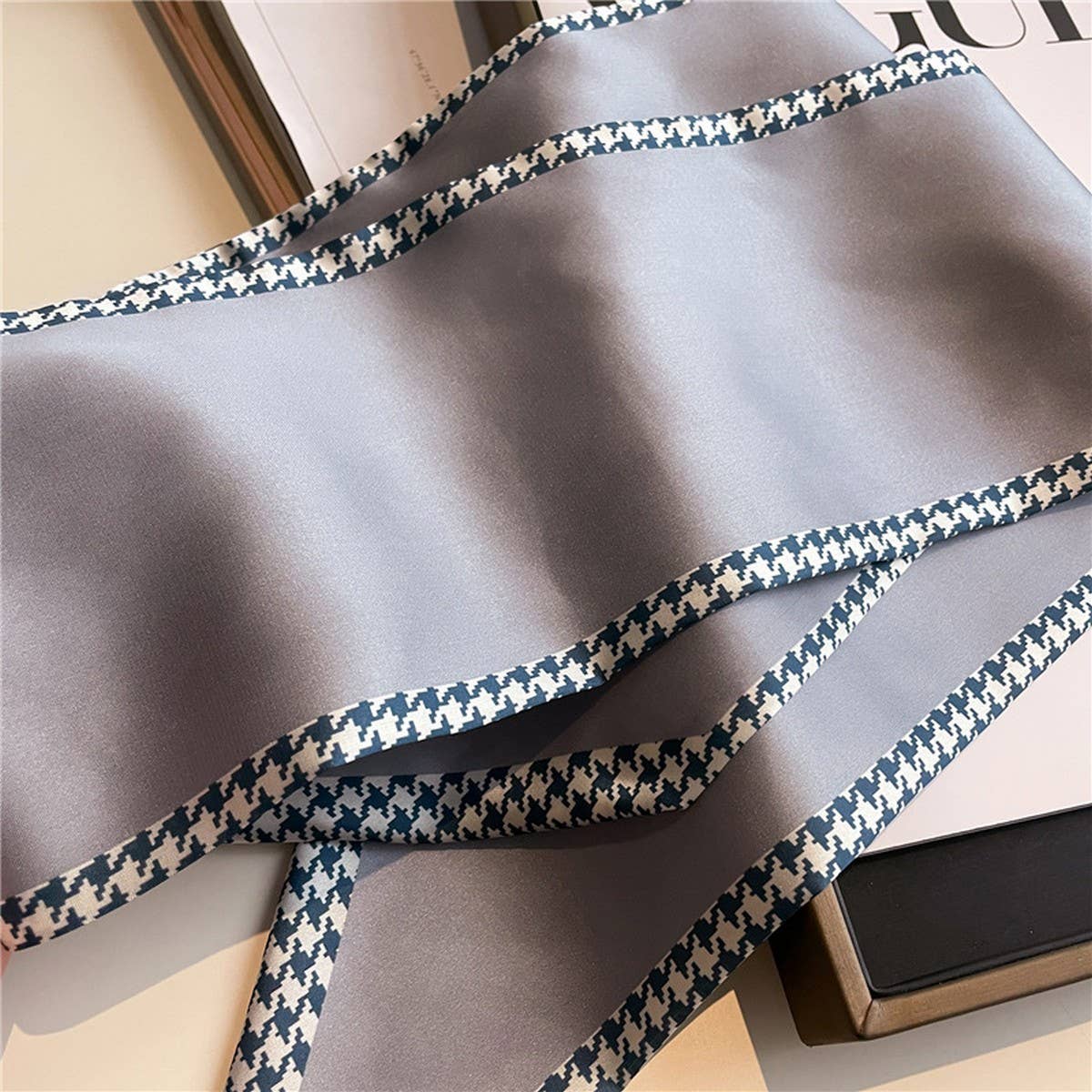 VERSATILE NARROW COMMUTER TEMPERAMENT HEAD SCARF