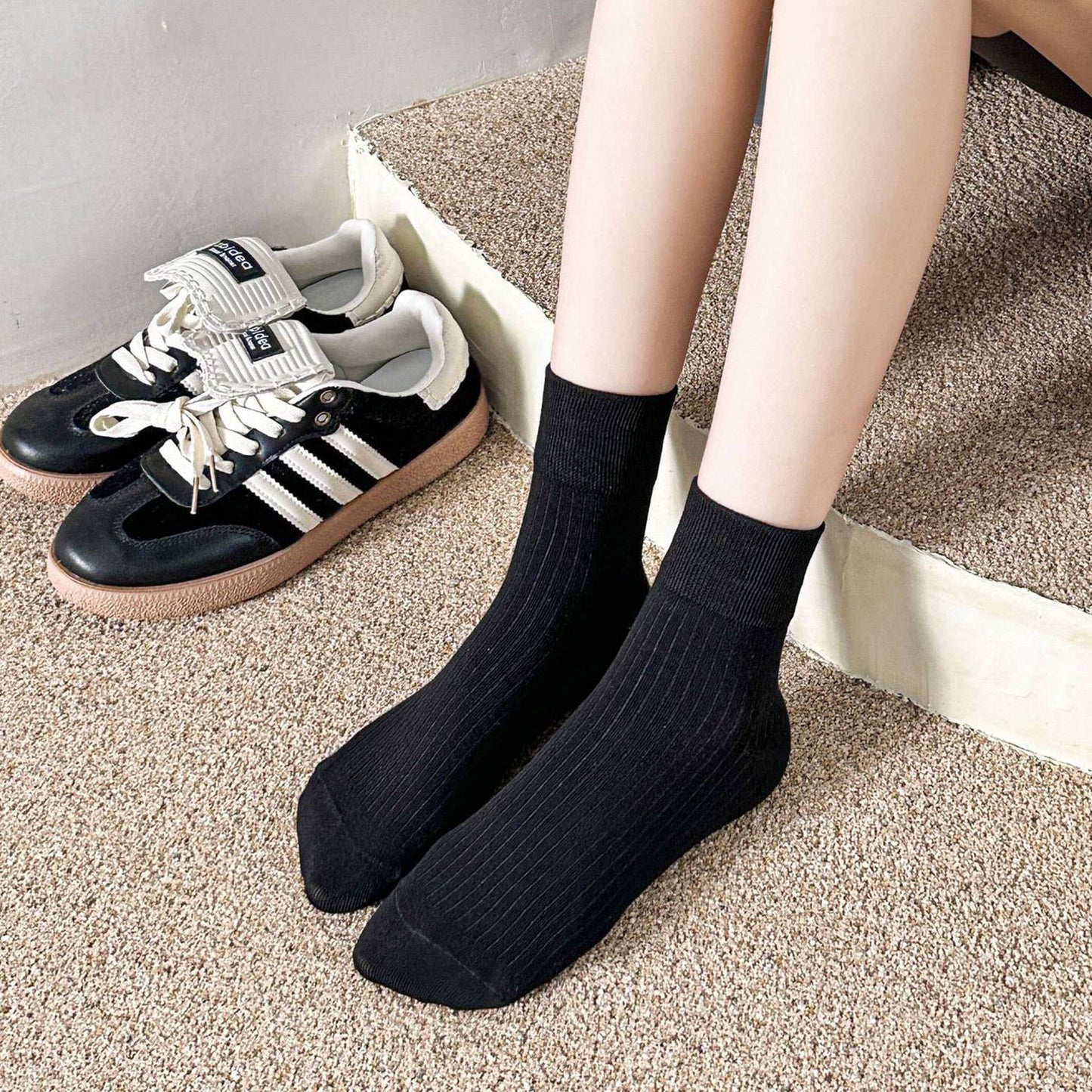 Simple Style Solid Cotton Crew Socks For Womens_CWMS1373