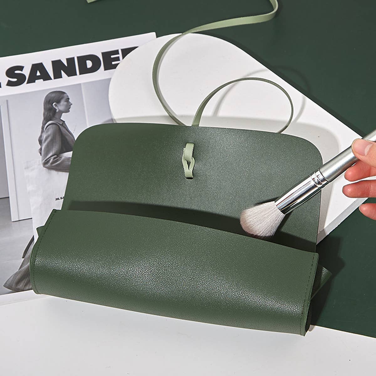 SIMPLE AND PORTABLE EYE SHADOW BRUSH STORAGE BAG_CWAB1833