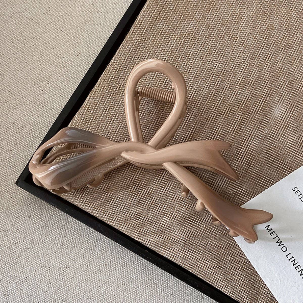 MAILLARD GRADIENT WAVE SHARK CLIP_CWAHA1299