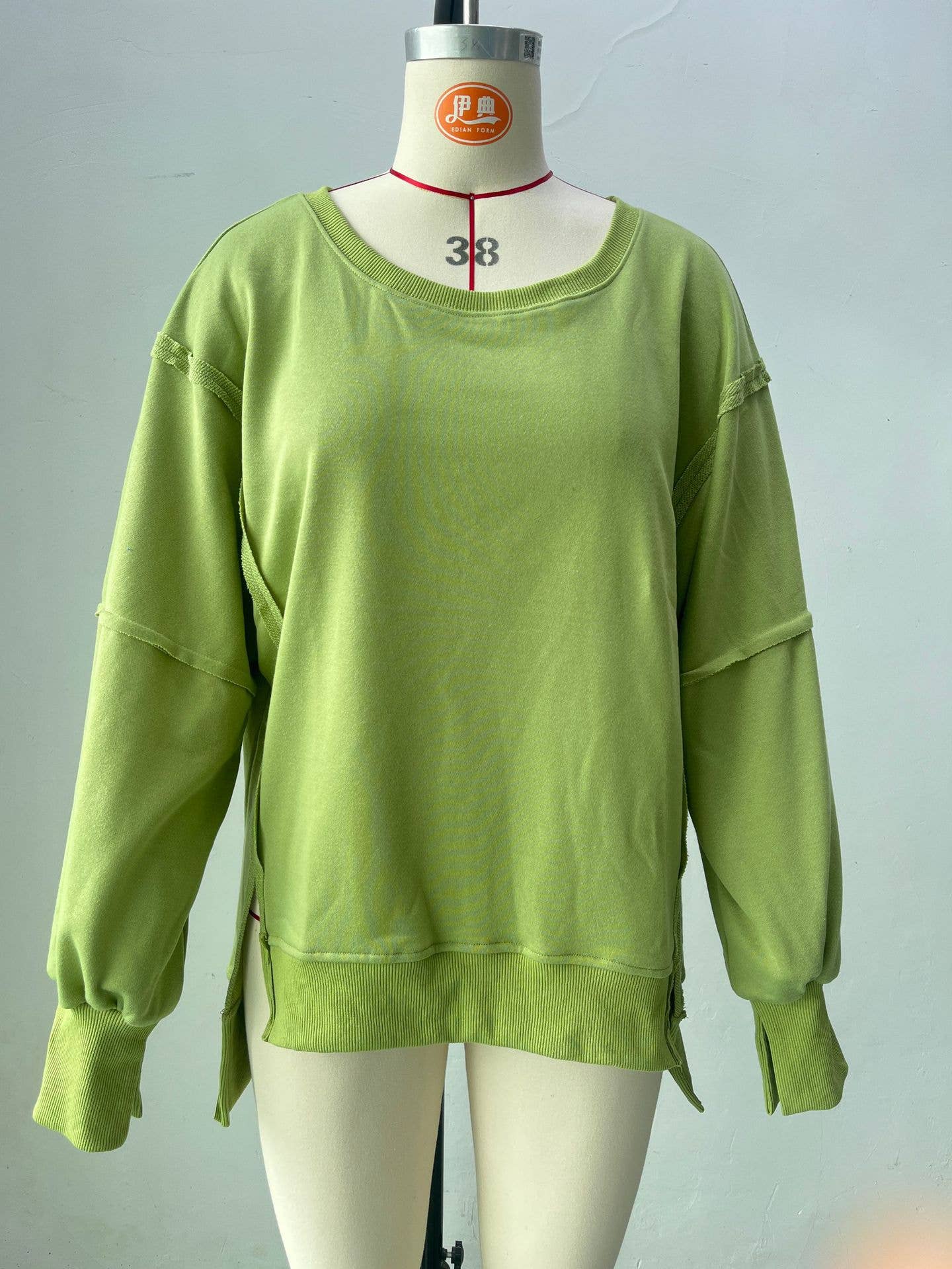 Solid-color round-neck casual loose sweatshirt