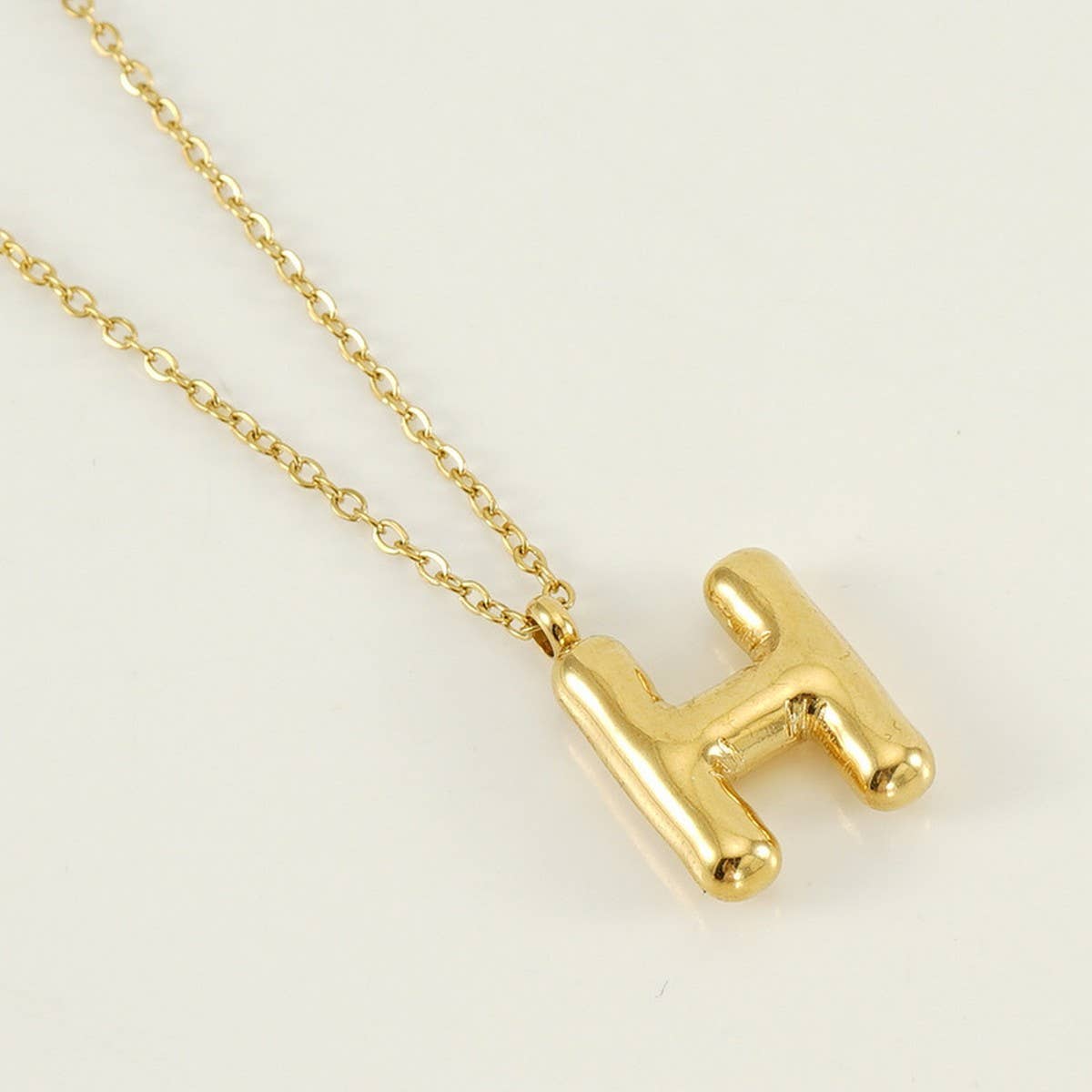 18K GOLD 26 LETTER PENDANT NECKLACE_CWAJE0676
