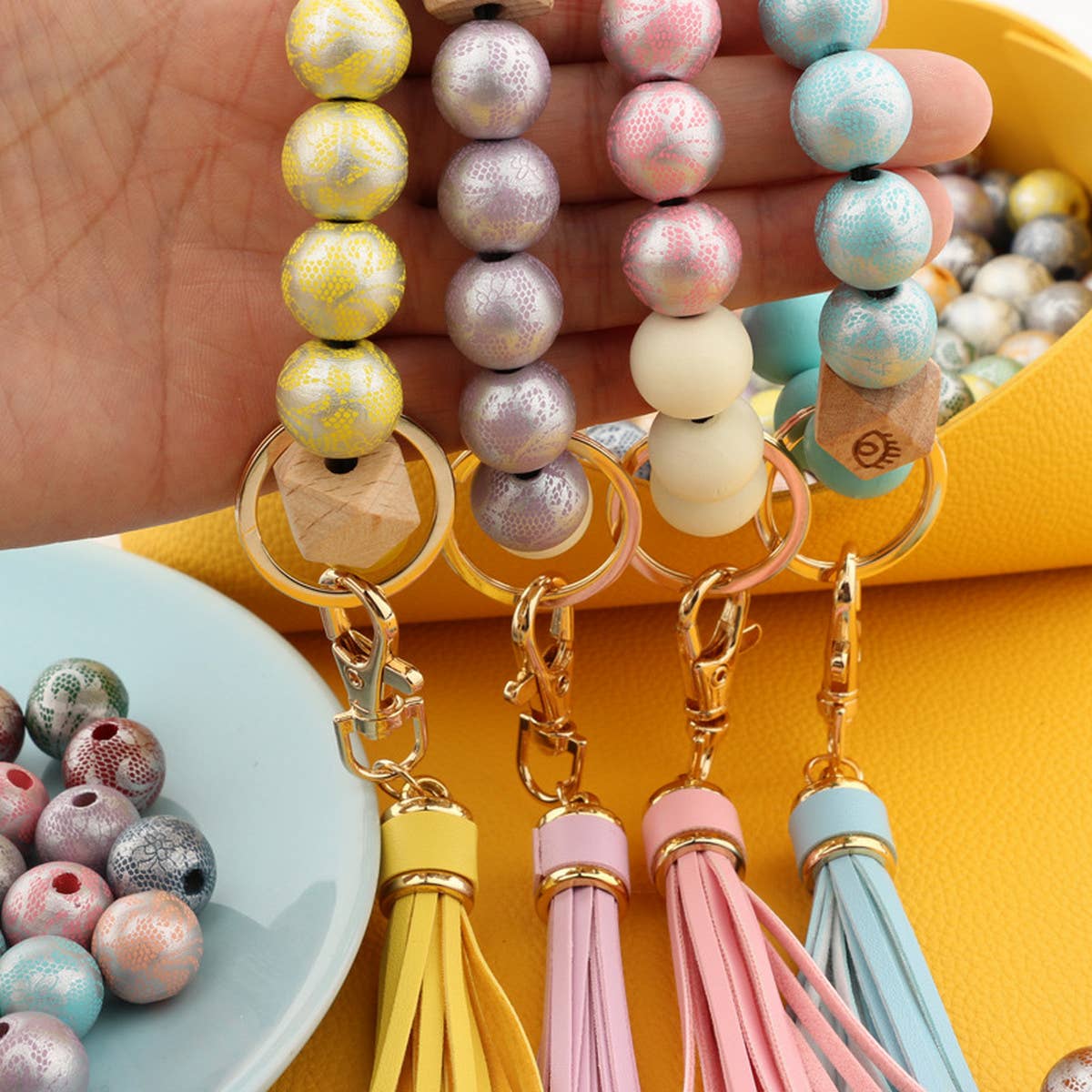 TASSEL PRINTED WOODEN BEAD KEYCHAIN