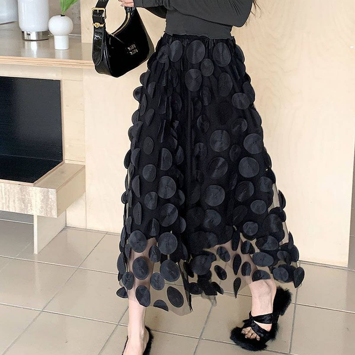 THREE-DIMENSIONAL FLORAL TULLE MESH SKIRT
