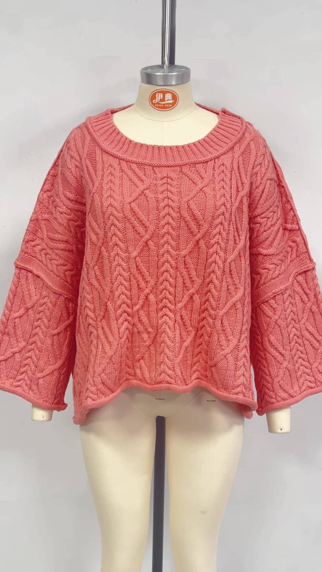 Round-neck short twisted loose knitted sweater